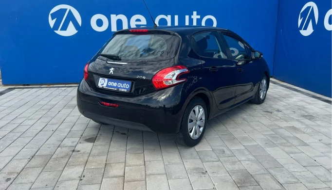 Peugeot 208  - 2012