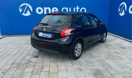 Peugeot 208  - 2012