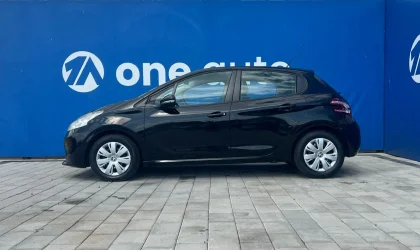 Peugeot 208  - 2012