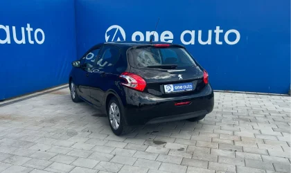 Peugeot 208  - 2012