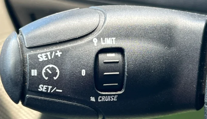 Peugeot 208  - 2012