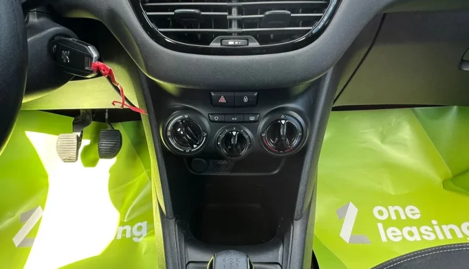 Peugeot 208  - 2012