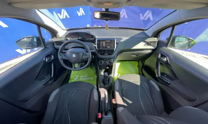 Peugeot 208  - 2012
