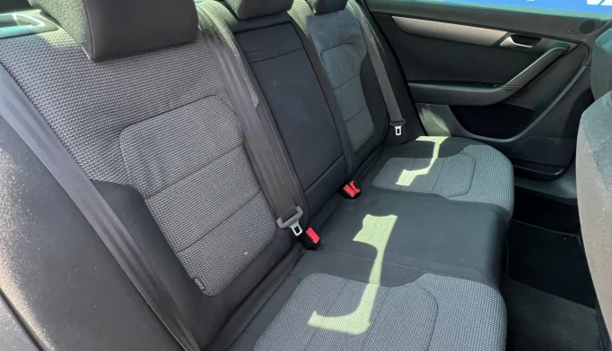 Volkswagen Passat  - 2011