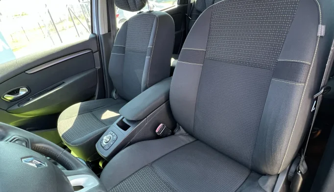 Renault Scenic  - 2011