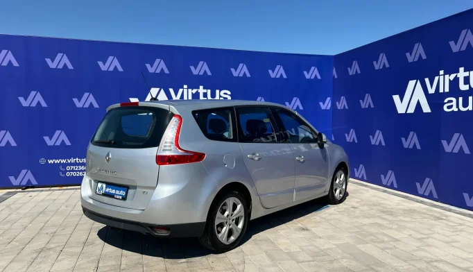Renault Scenic  - 2011
