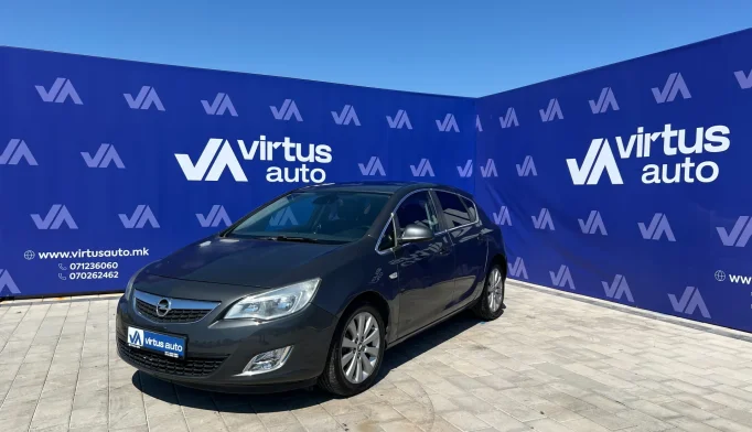 Opel Astra   - 2010