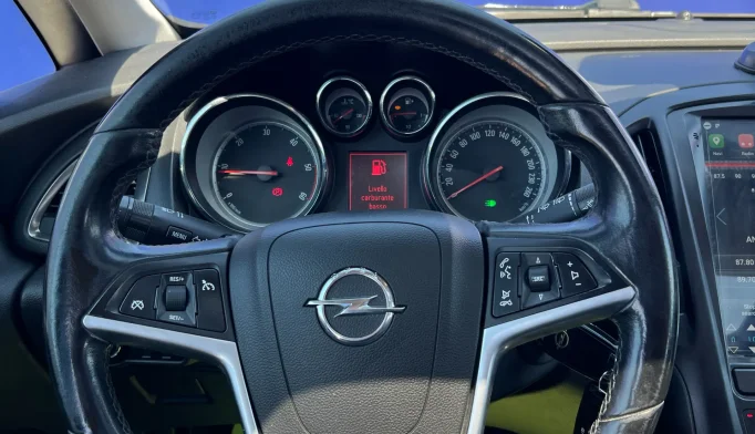 Opel Astra  - 2010