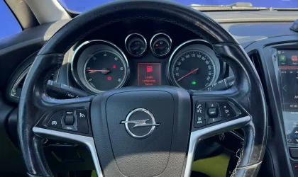 Opel Astra  - 2010