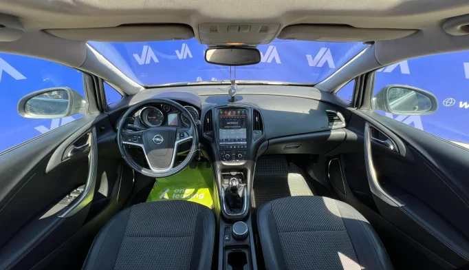 Opel Astra  - 2010