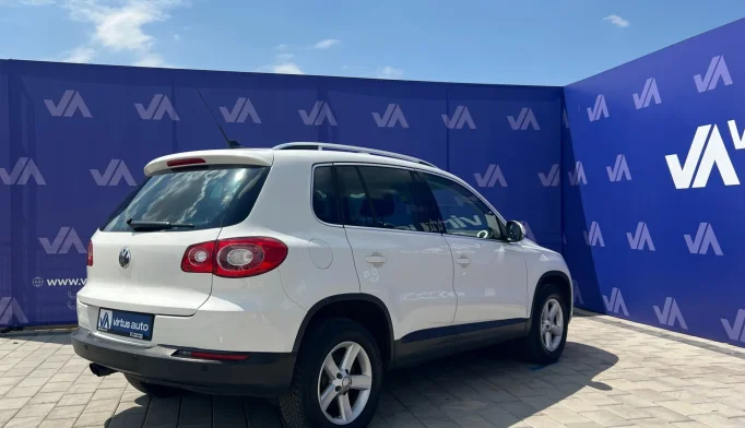 Volkswagen Tiguan  - 2008