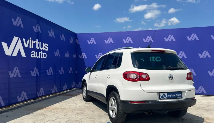 Volkswagen Tiguan  - 2008