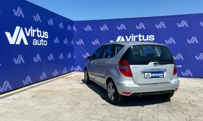 Mercedes-Benz A180  - 2012