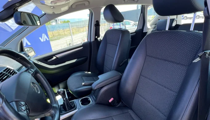 Mercedes-Benz A180  - 2012