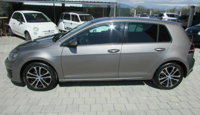 Volkswagen Golf  - 2013