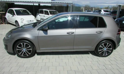 Volkswagen Golf  - 2013