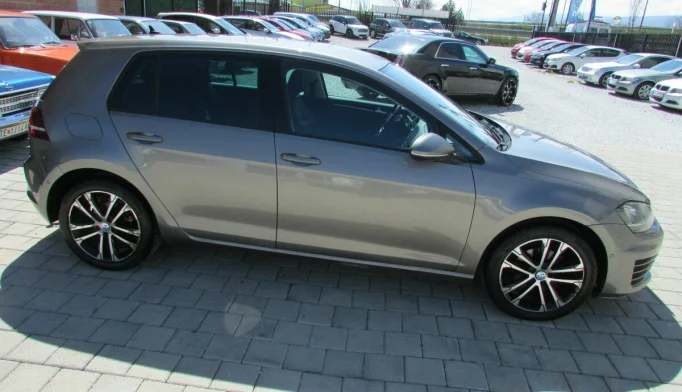 Volkswagen Golf  - 2013