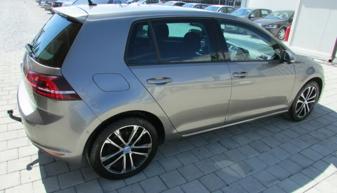 Volkswagen Golf  - 2013