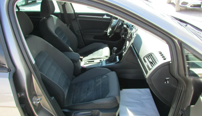 Volkswagen Golf  - 2013