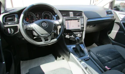 Volkswagen Golf  - 2013