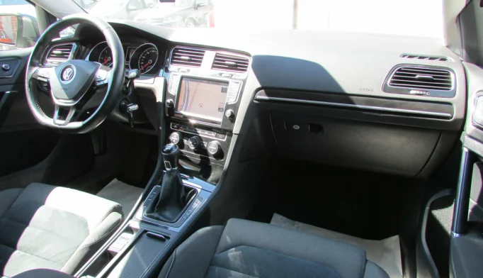 Volkswagen Golf  - 2013