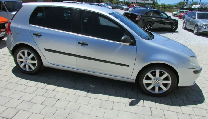 Volkswagen Golf  - 2009