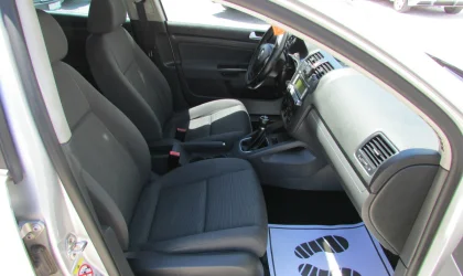Volkswagen Golf  - 2009