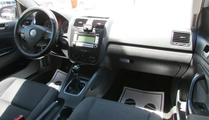 Volkswagen Golf  - 2009