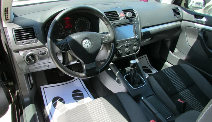 Volkswagen Golf  - 2009