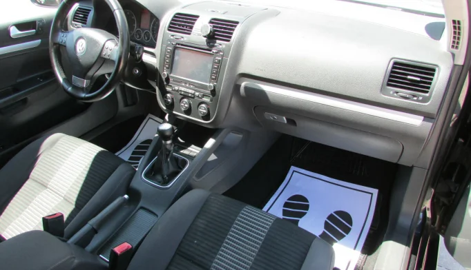 Volkswagen Golf  - 2009