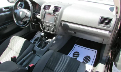 Volkswagen Golf  - 2009