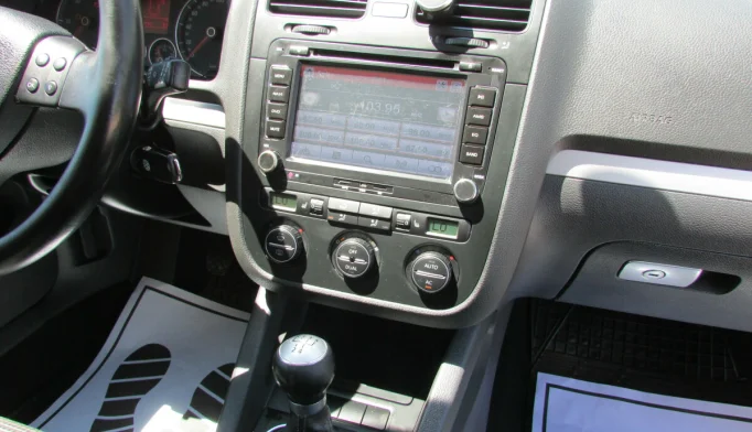 Volkswagen Golf  - 2009