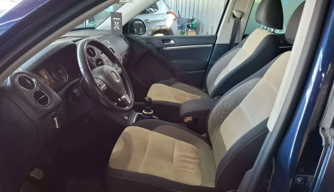 Volkswagen Tiguan  - 2012