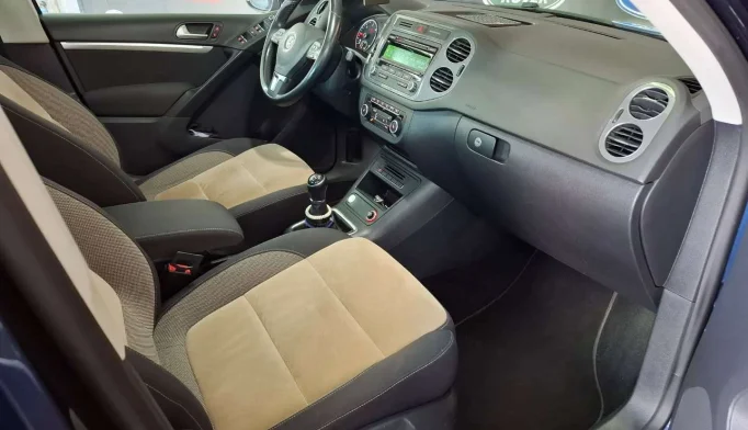 Volkswagen Tiguan  - 2012