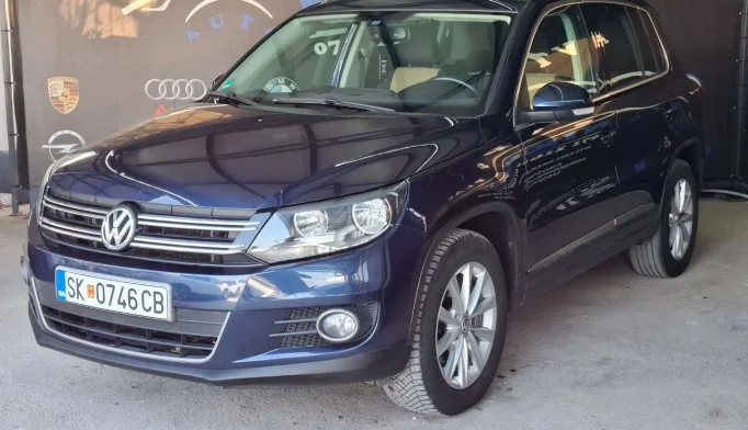 Volkswagen Tiguan  - 2012
