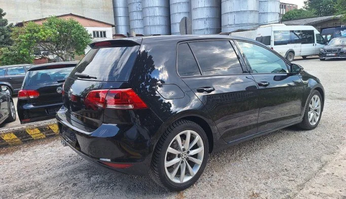 Volkswagen Golf  - 2012