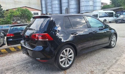 Volkswagen Golf  - 2012