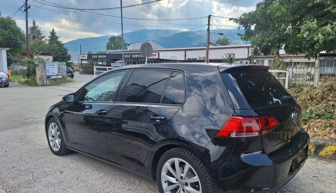 Volkswagen Golf  - 2012