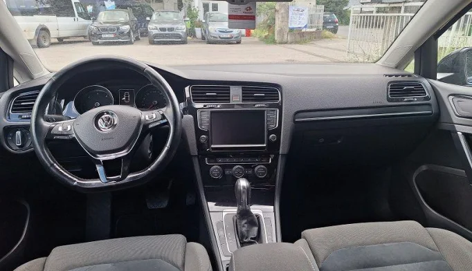 Volkswagen Golf  - 2012