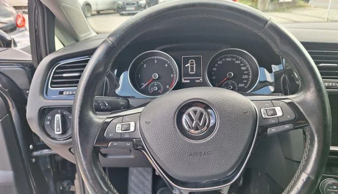Volkswagen Golf  - 2012