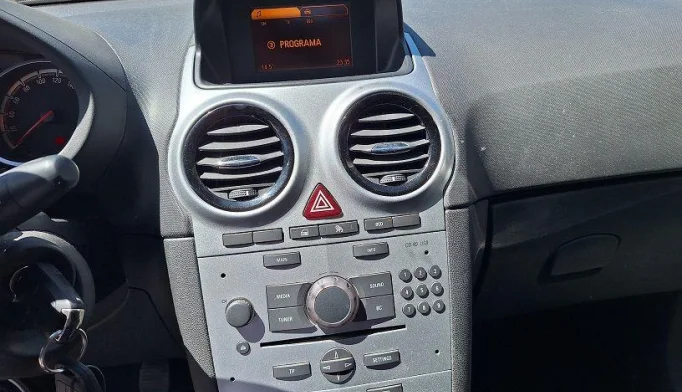 Opel Corsa  - 2014
