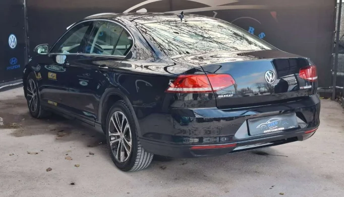 Volkswagen Passat  - 2015