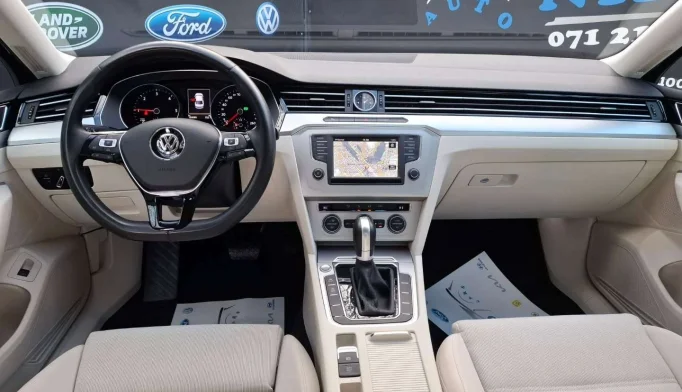 Volkswagen Passat  - 2015