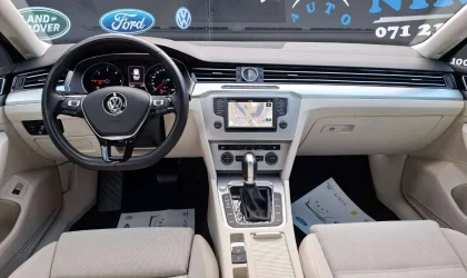 Volkswagen Passat  - 2015