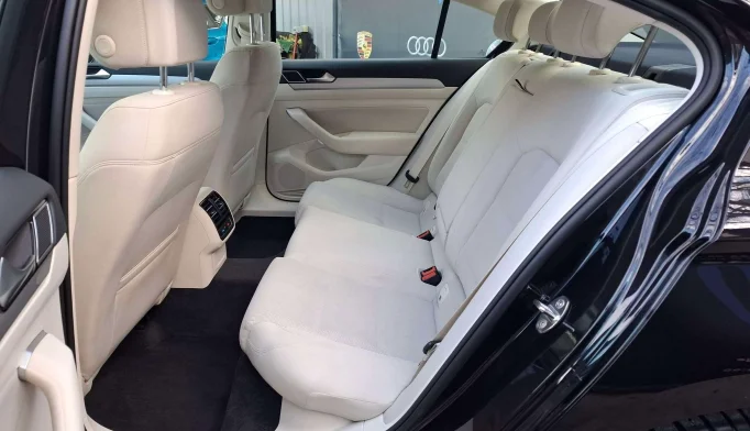 Volkswagen Passat  - 2015