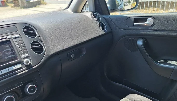 Volkswagen Golf  - 2009