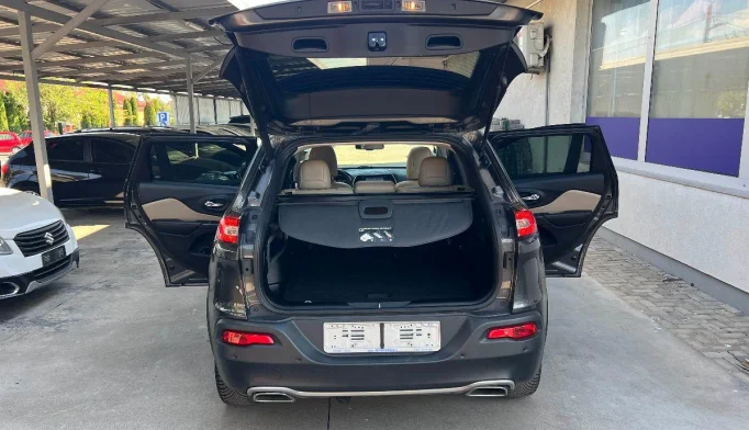 Jeep Cherokee  - 2015