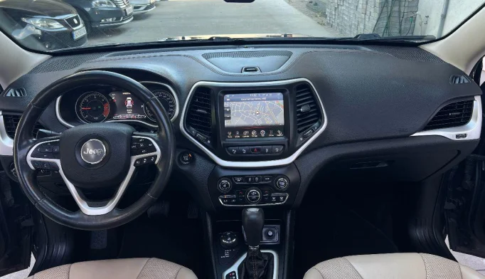 Jeep Cherokee  - 2015