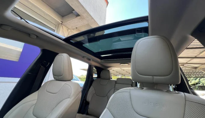 Jeep Cherokee  - 2015