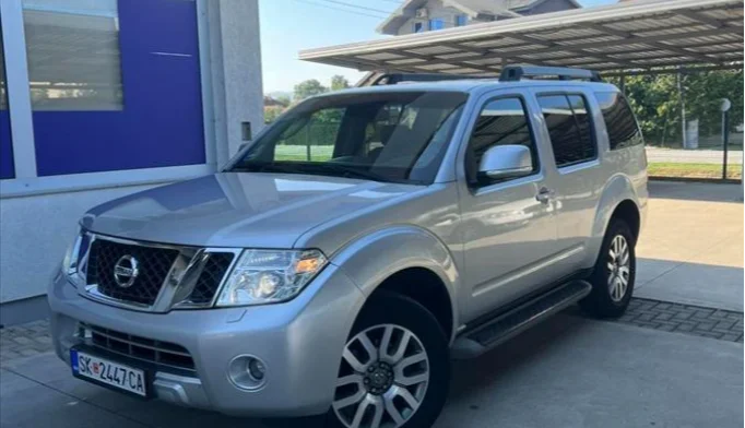 Nissan Pathfinder  - 2011